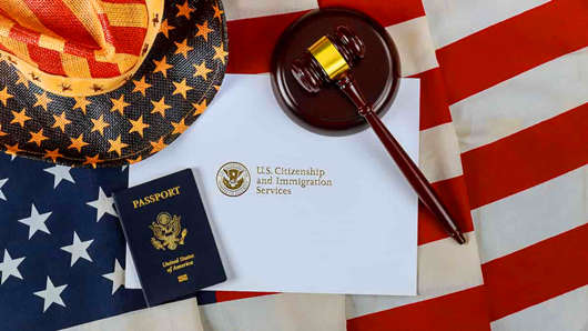 美国移民局确定拒绝美国国籍公民身份的理由